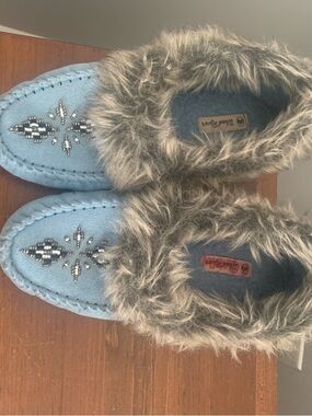 Minnetonka Light Blue Beaded Faux-Fur Moccasin Slippers